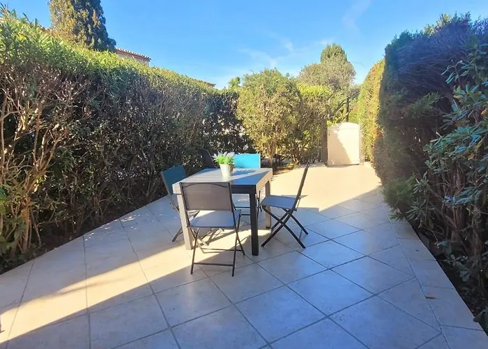 Island Of Calm With Sea View Saint-Tropez