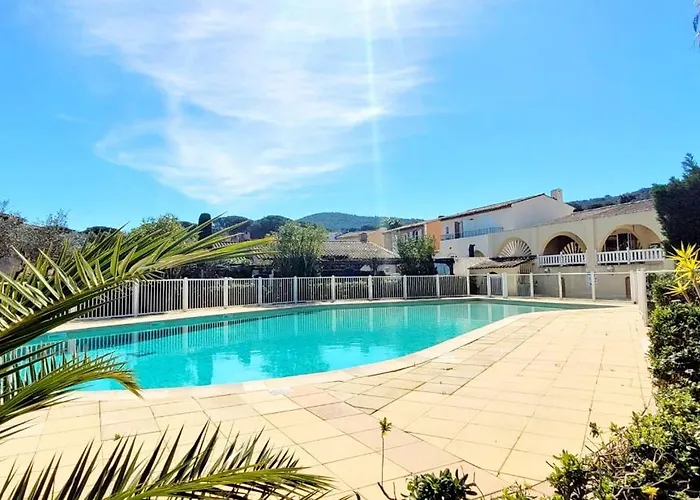 Island Of Calm With Sea View Saint-Tropez